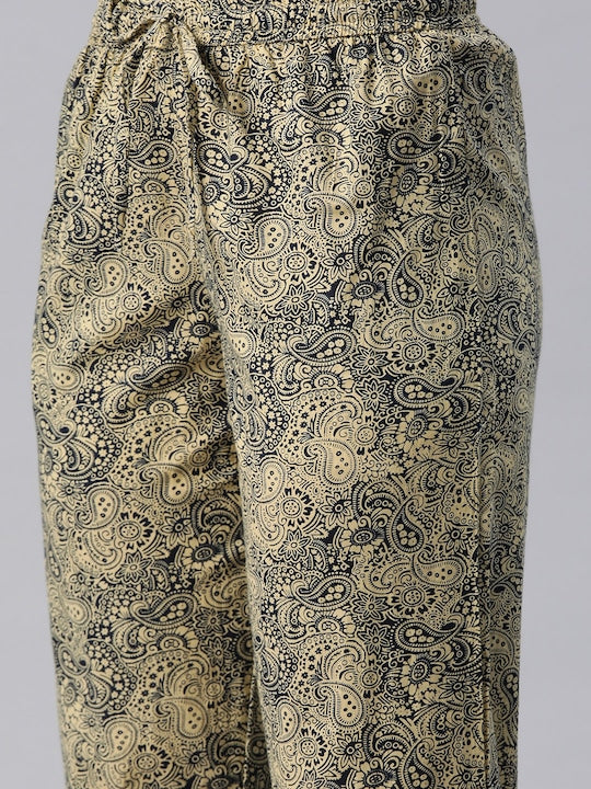 Readiprint Fashions Women Floral Printed Regular Thread Work Pure Cotton Kurta with Trousers & With Dupatta