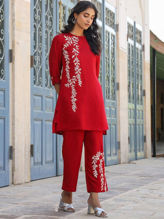 Scakhi Puffed Sleeves Thread Work Detail Straight Kurta With Trousers