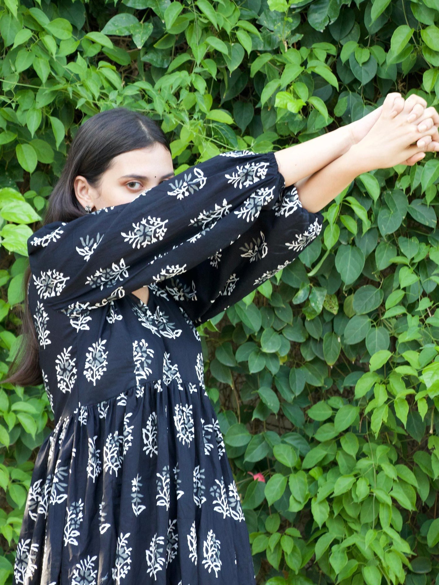 ONEWE INDIA Krishna Kameez (Set of 2)