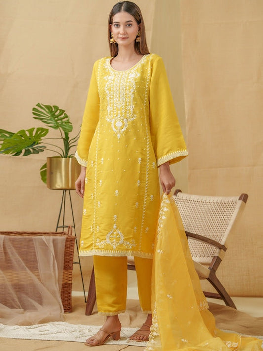 House of Pataudi Floral Embroidered Straight Kurta With Trousers & Dupatta