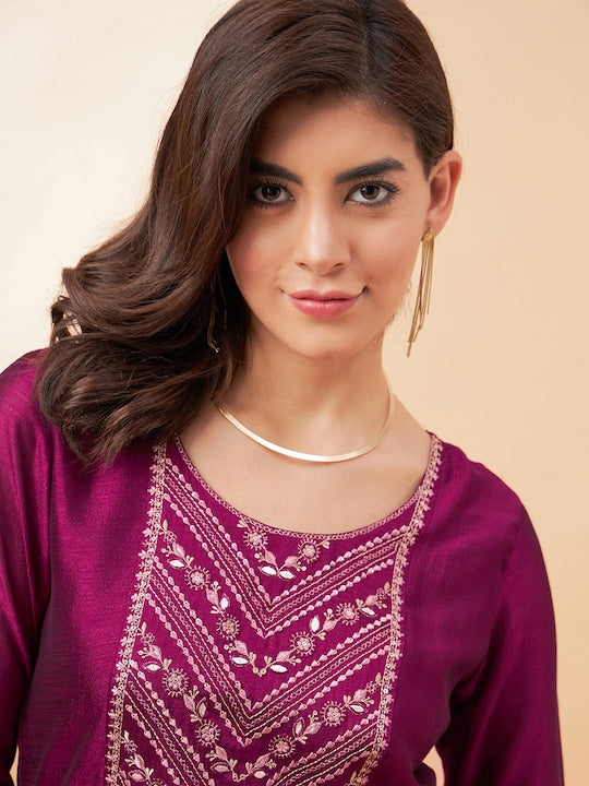 All about you Ethnic Motifs Yoke Design Mirror Work Straight Kurta With Trousers