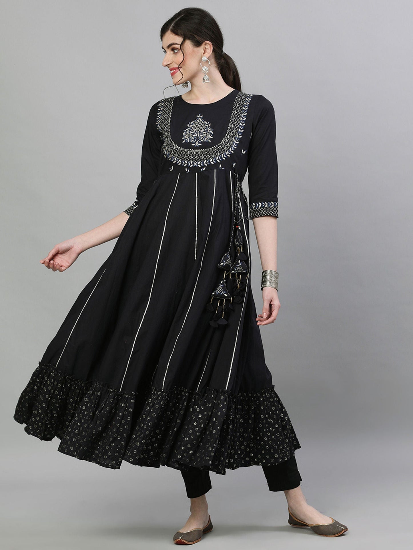 ISHIN Black Embroidered Kurta