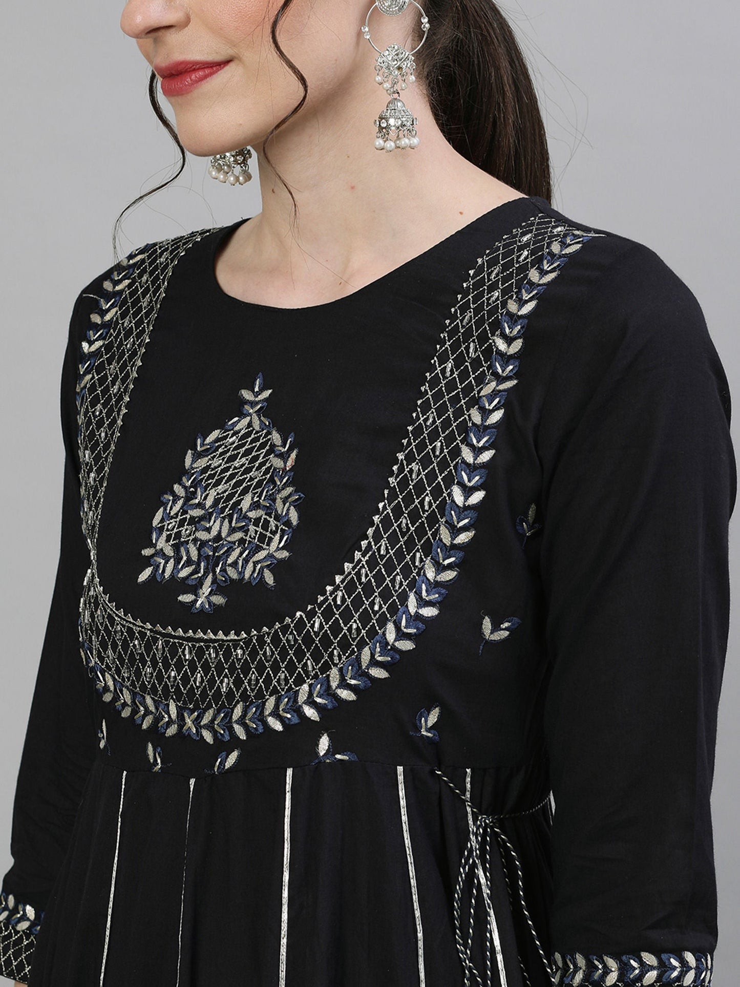 ISHIN Black Embroidered Kurta