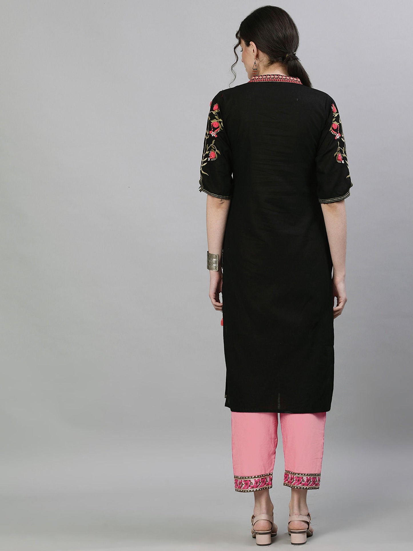 ISHIN Black Embroidered Kurta