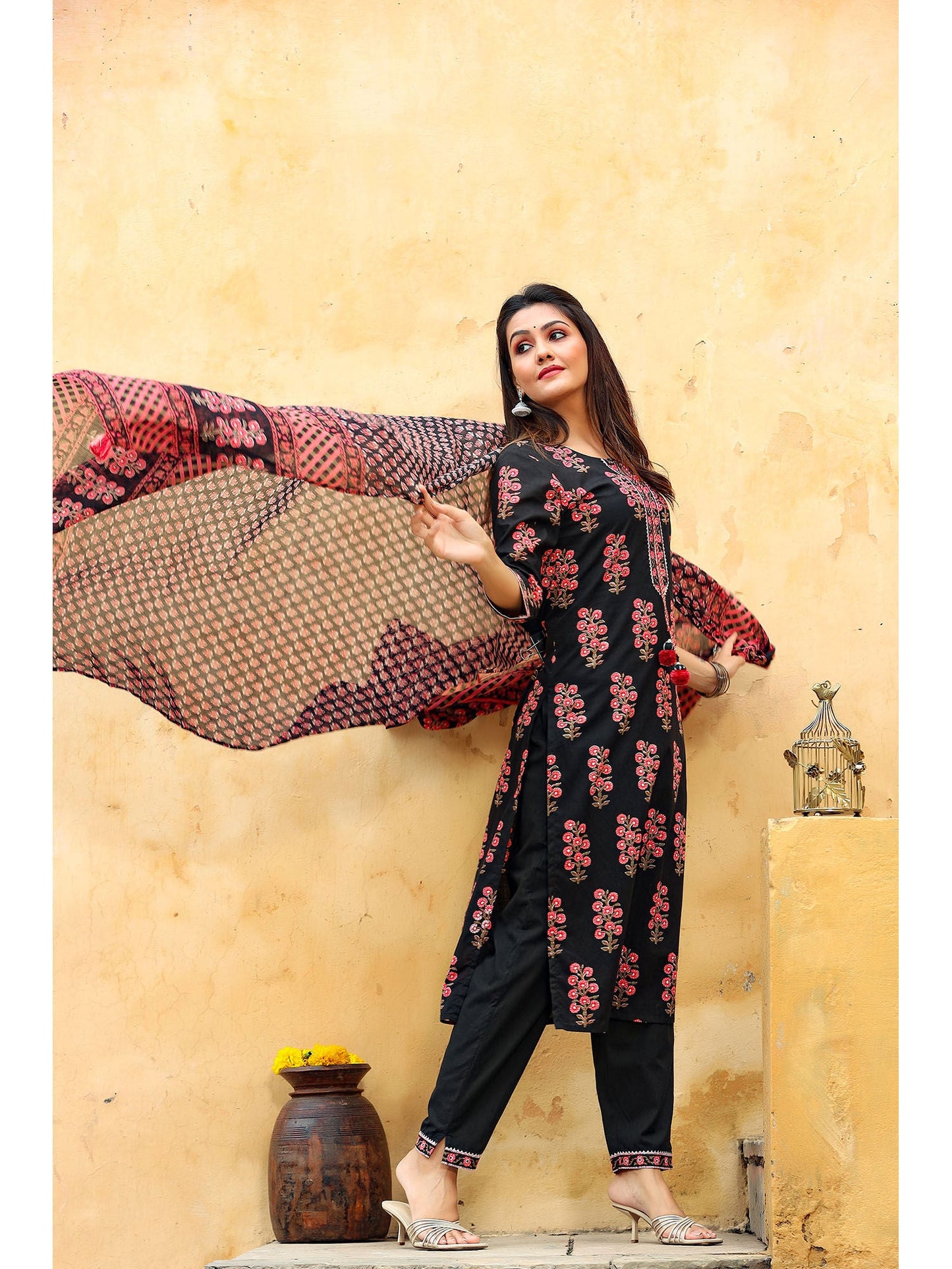 PIROH Womens Floral With Embroidery Straight Kurta Trouser With Voile Dupatta (set Of 3)