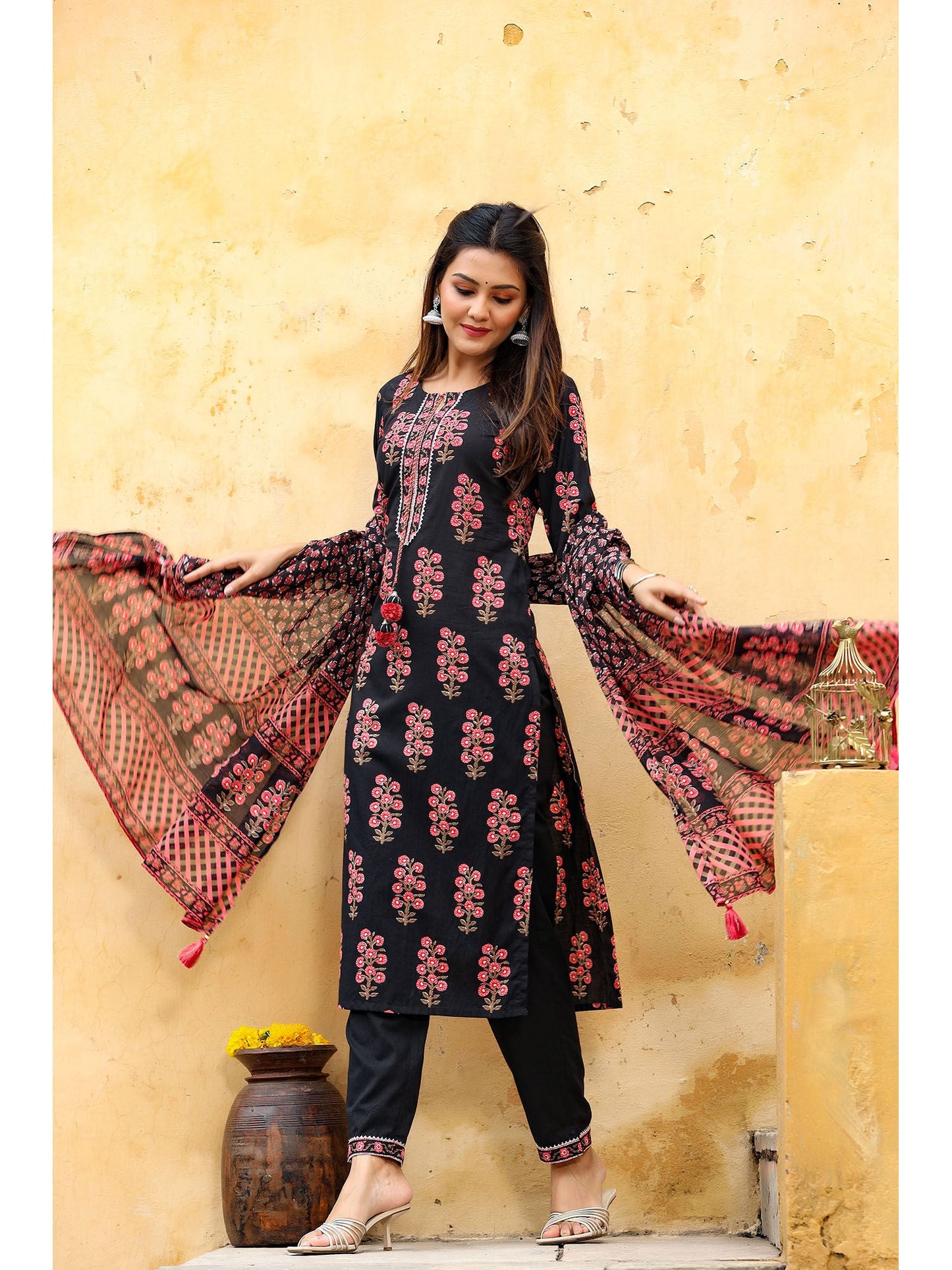 PIROH Womens Floral With Embroidery Straight Kurta Trouser With Voile Dupatta (set Of 3)